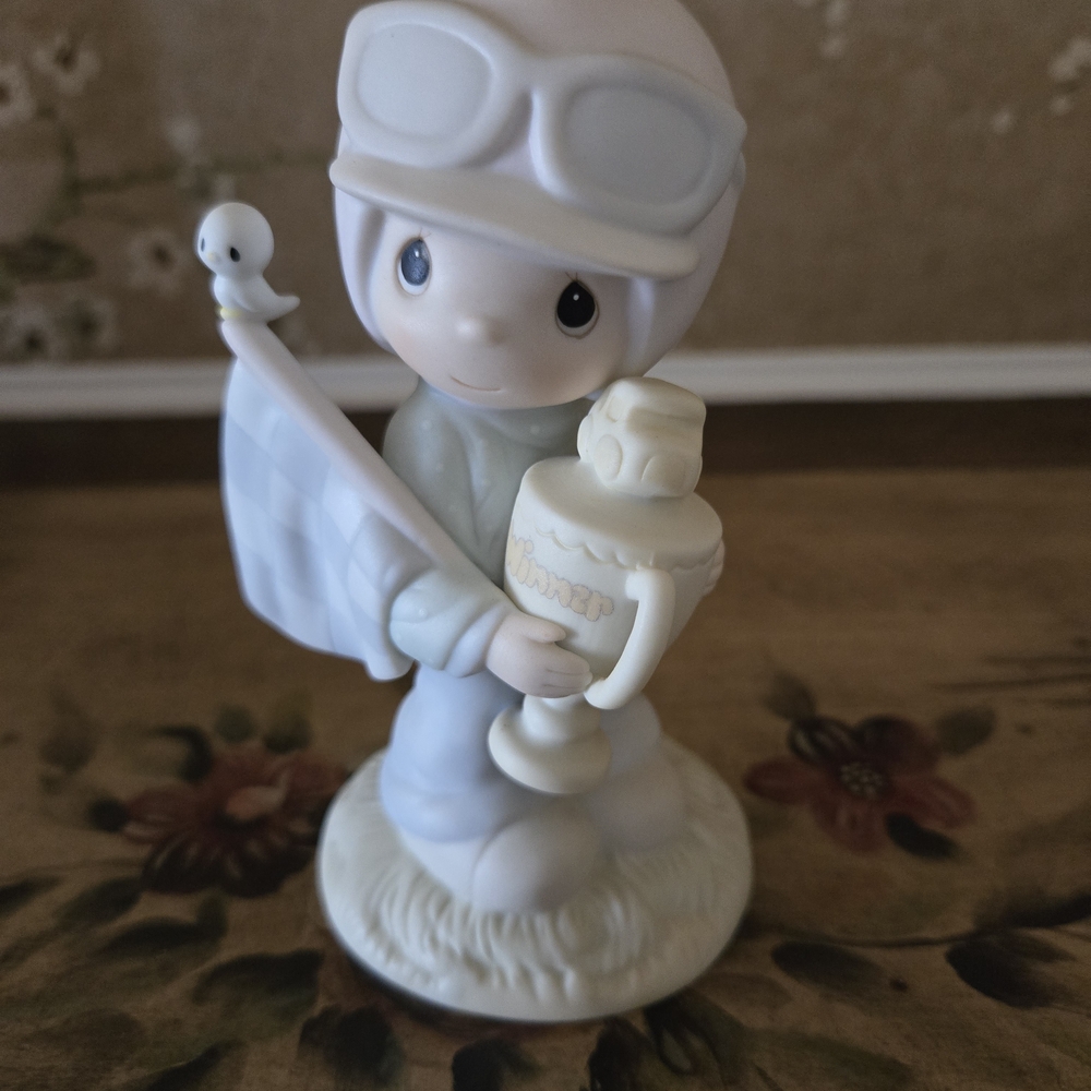 Vintage 1984 Precious Moments ~ Trust In The Lord To The Finish~ PM842